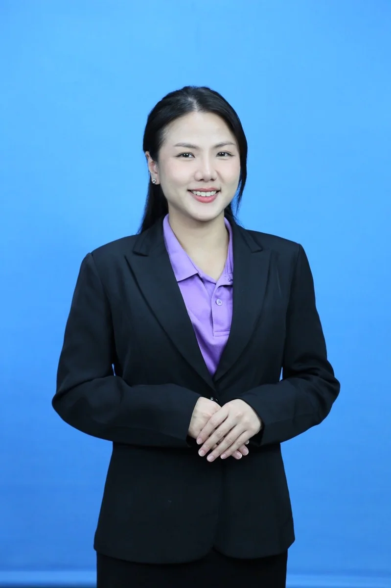 นางสาวจรรยพร สุขเจริญ